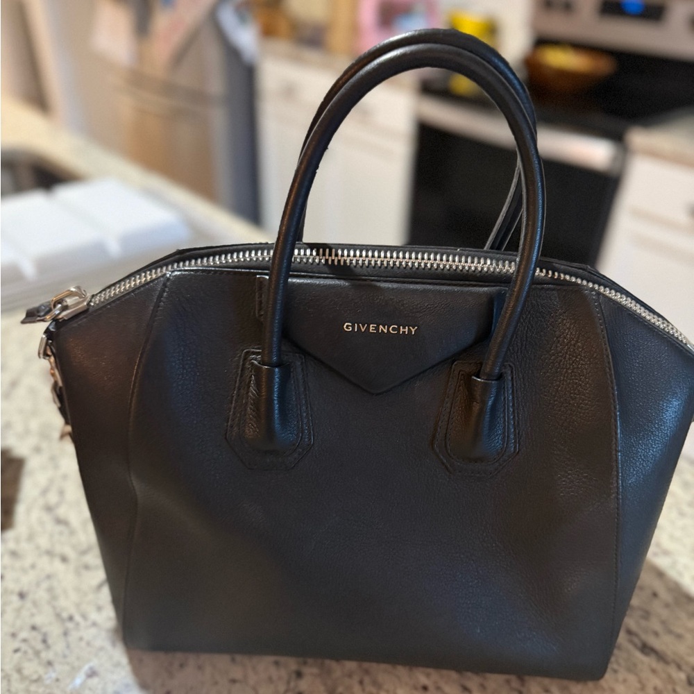 Givenchy medium goatskin Antigona Bag